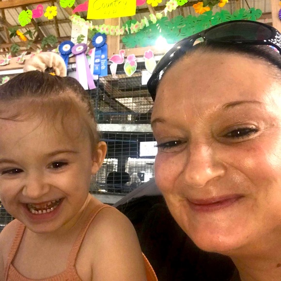 Meet your Posher, Kari - Picture 1 of 1